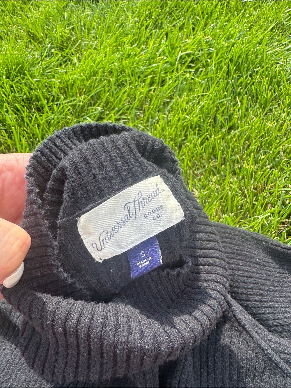Universal Thread Black Ribbed Turtleneck - Picture 3 of 3